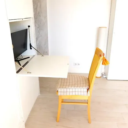 Apartment Eiffel Tower View Rooftop Studio *